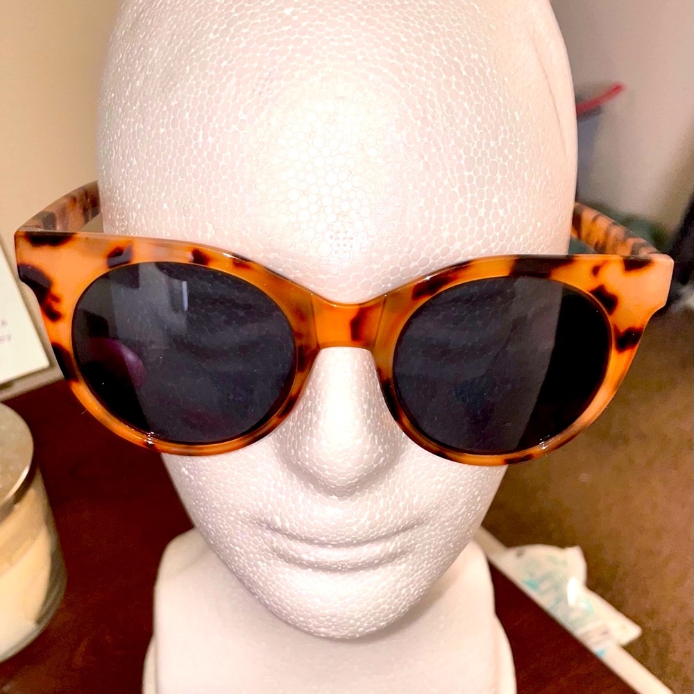 Women’s Tortoise Mod Sunglasses New!
